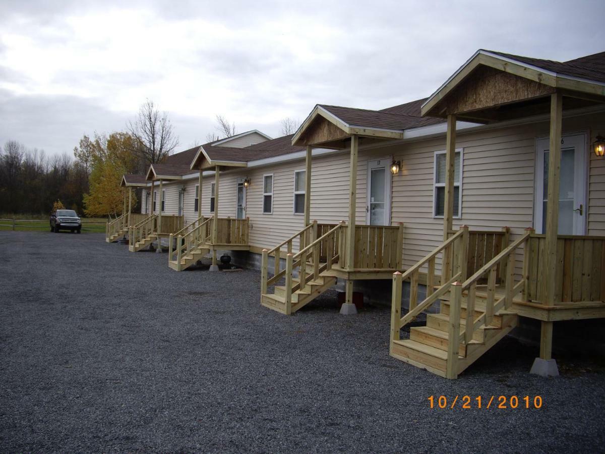 Lakeview Motel & Apartments Massena Exterior photo